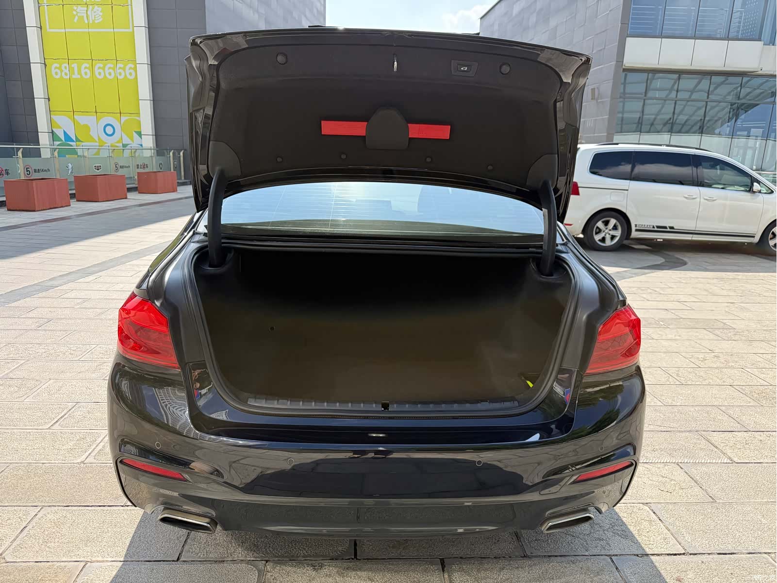 BMW 5 Series, 2019 30