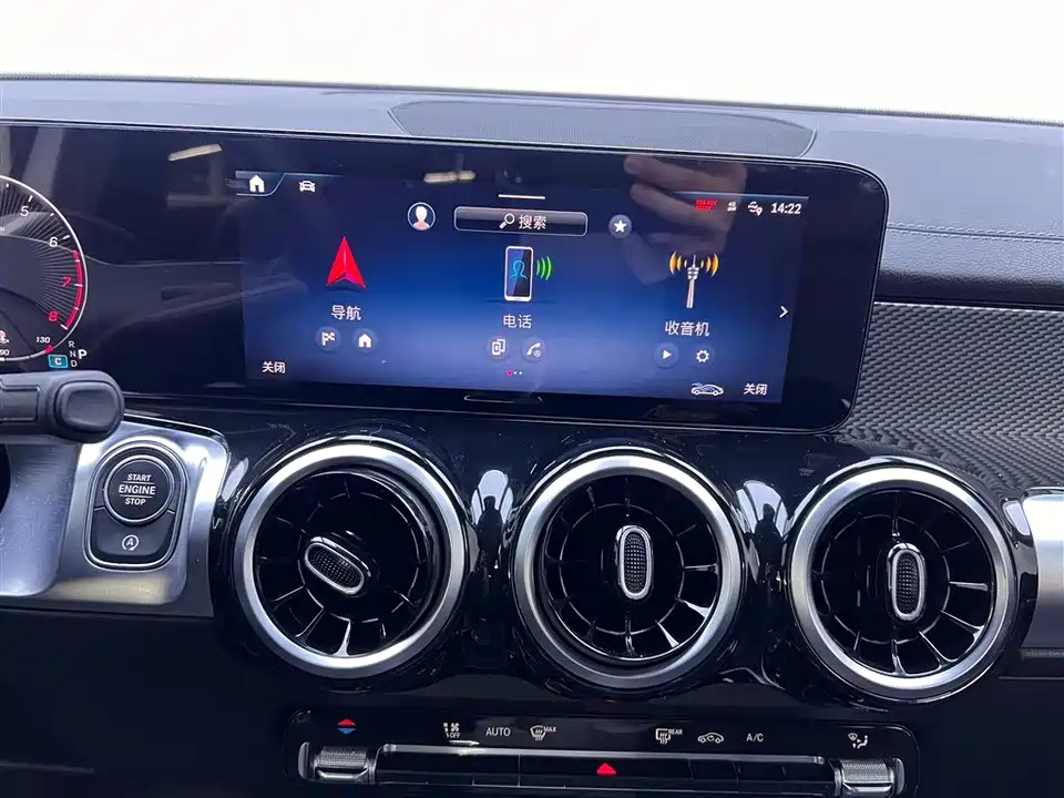 Mercedes-Benz GLB Mercedes-Benz GLB