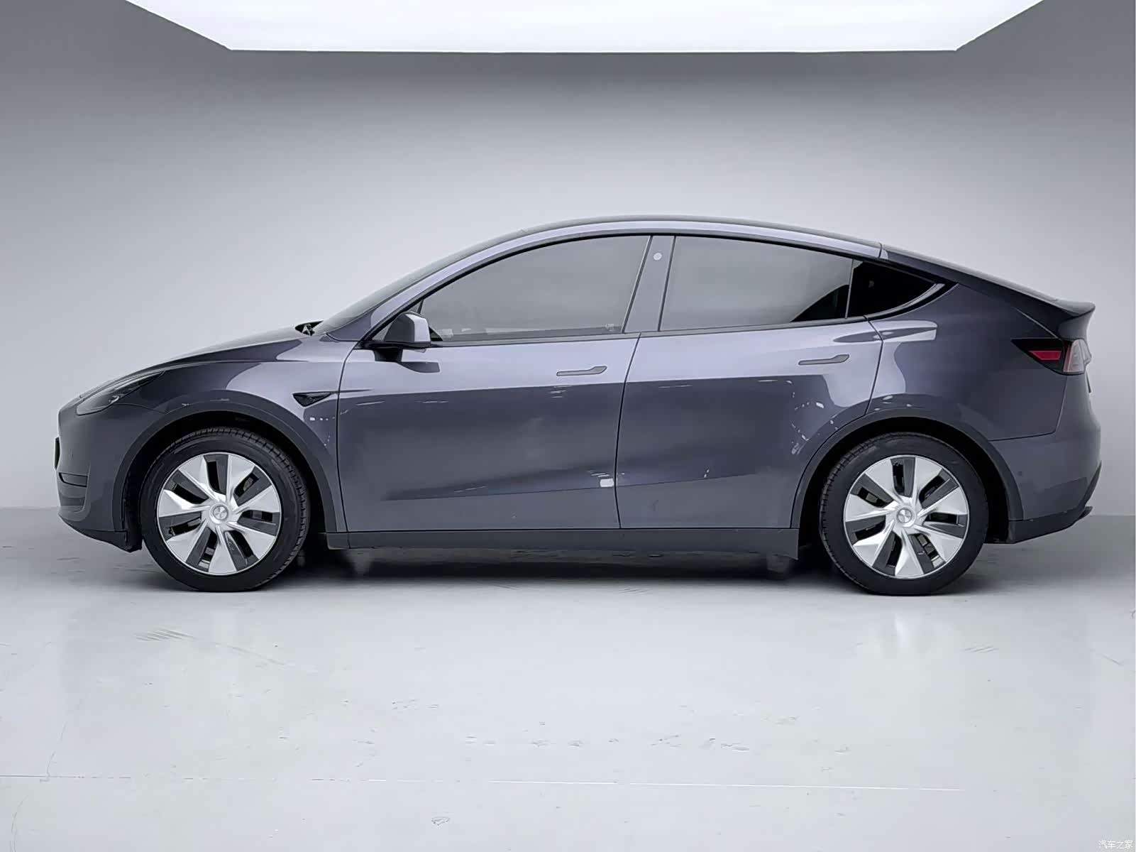 Tesla Model Y, 2023 13