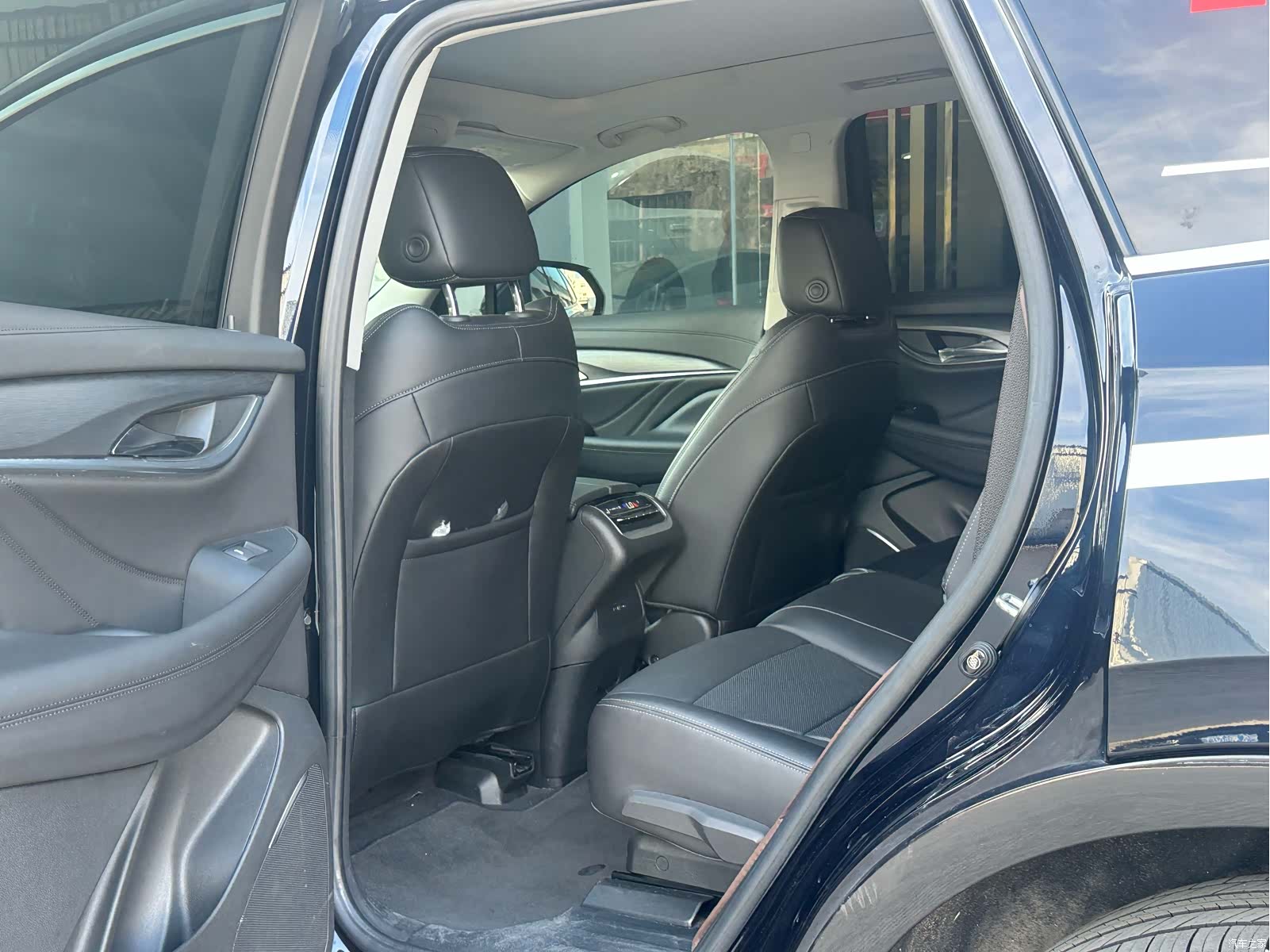 Buick Enclave, 2023 7