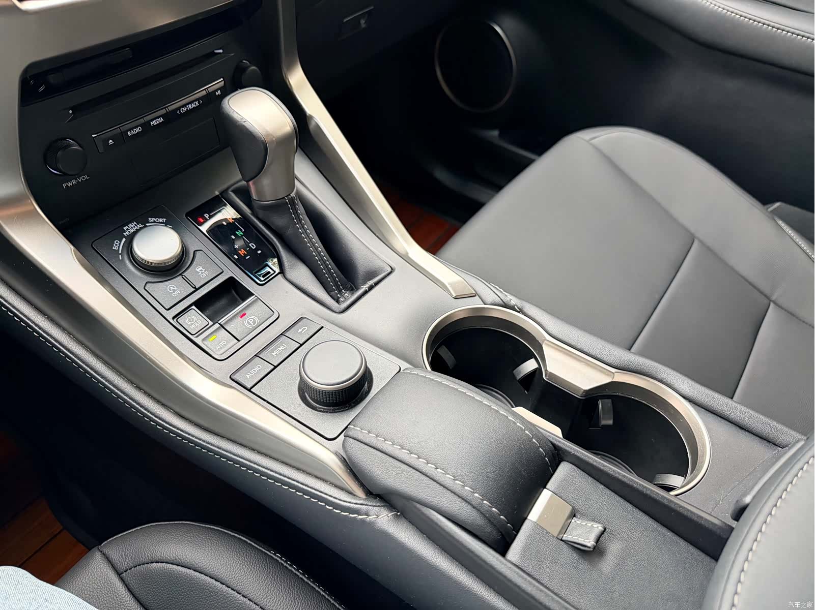 Lexus NX, 2017 12