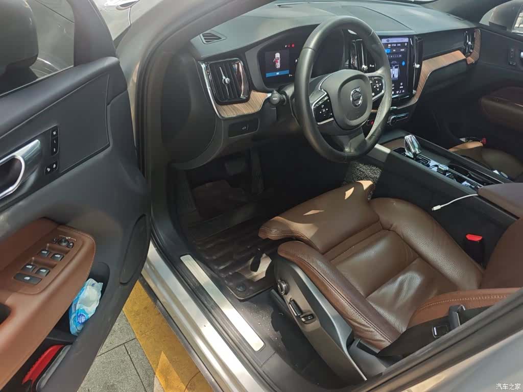 Volvo XC60, 2022 17