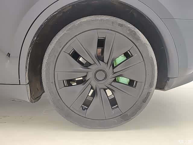 Tesla Model Y, 2023 15