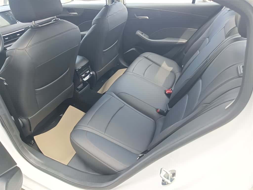 Roewe i5, 2025 17