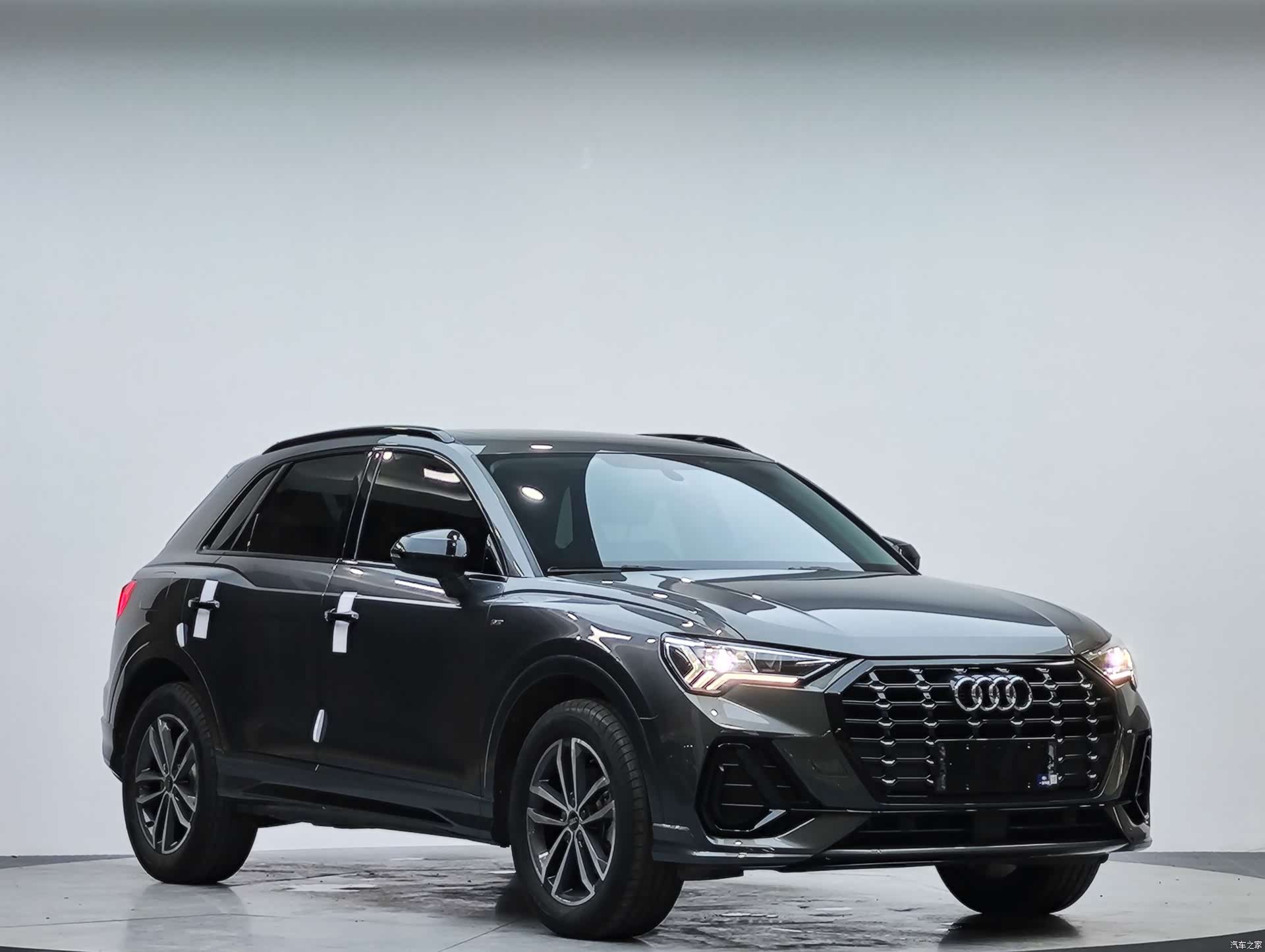 Audi Q3, 2022 4