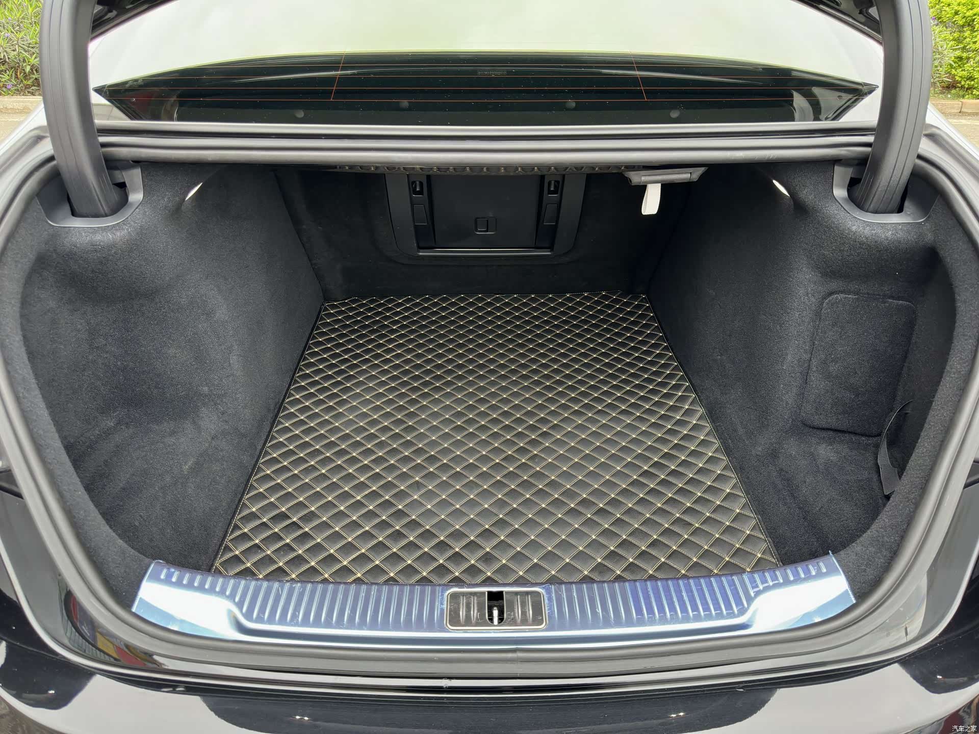 Mercedes-Benz S-Class, 2022 36