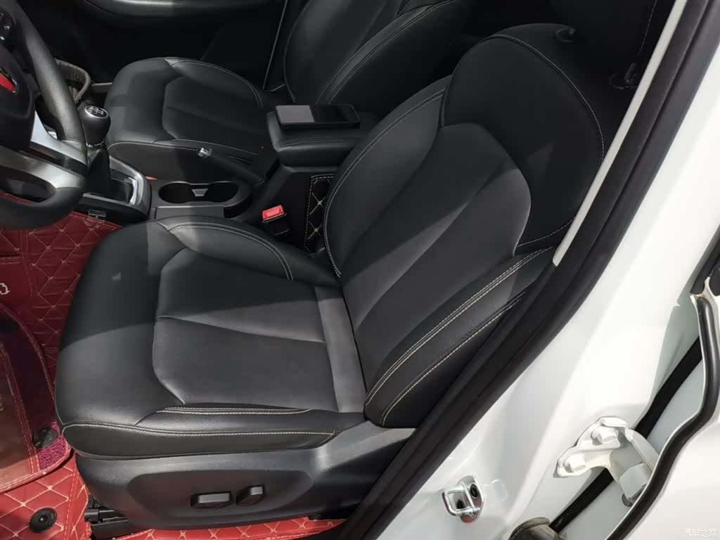 Roewe RX3, 2019 15