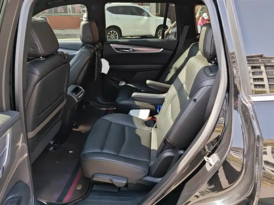 Cadillac XT6