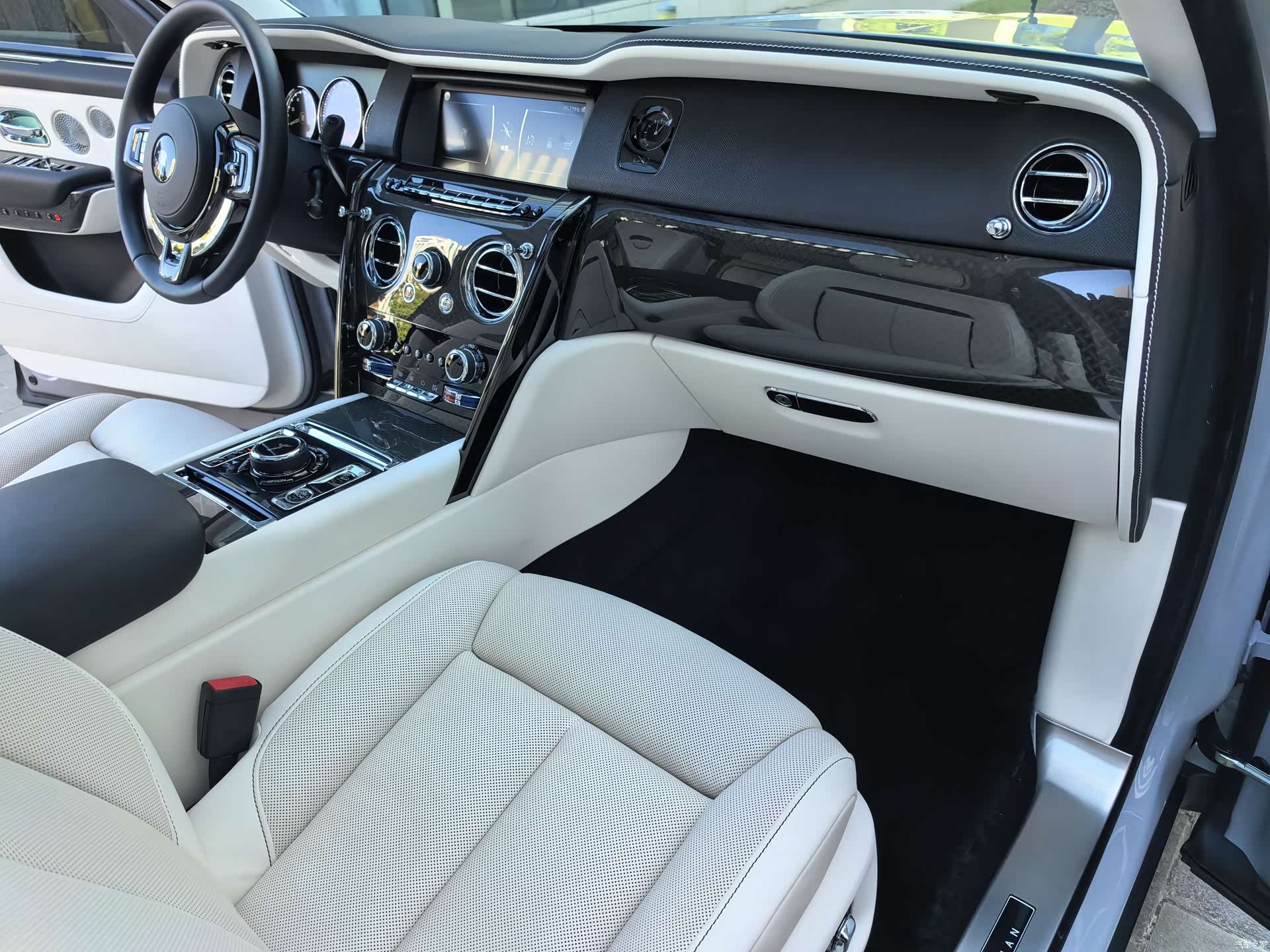 Rolls-Royce Cullinan, 2022 42