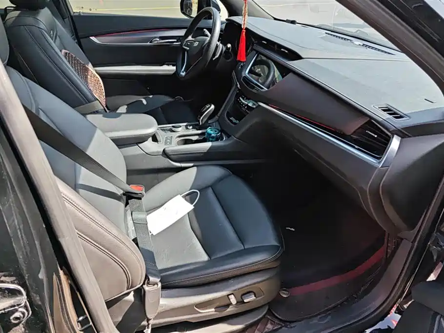Cadillac XT6