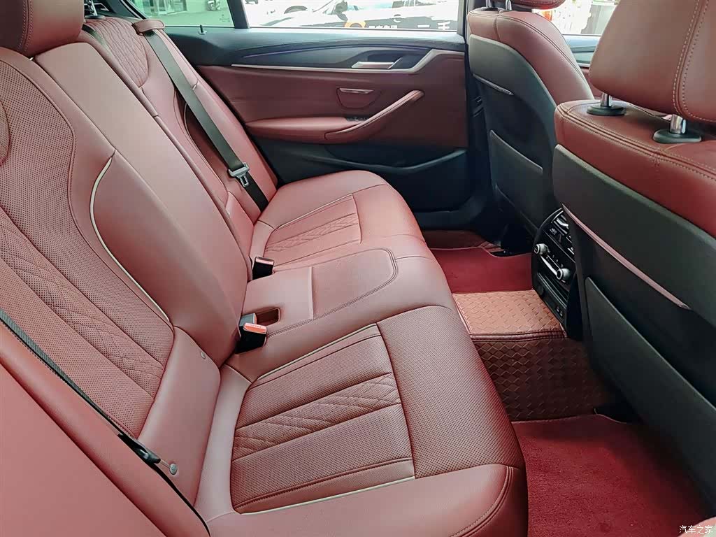 BMW 5 Series, 2021 11