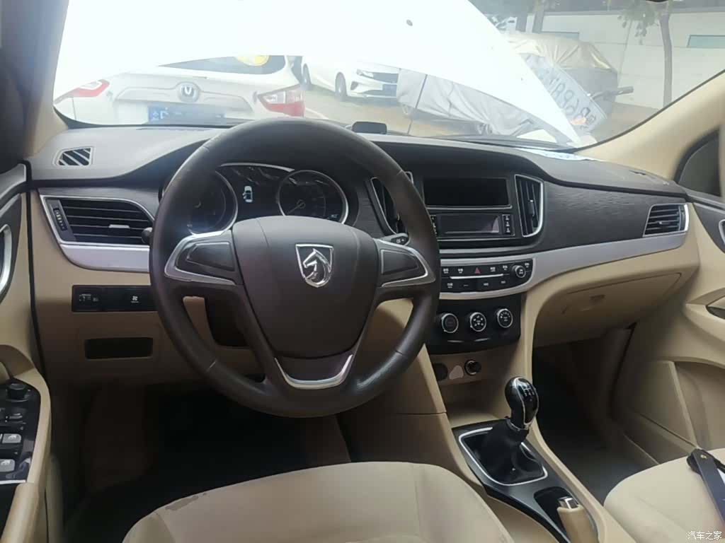 Wuling 730, 2017 6