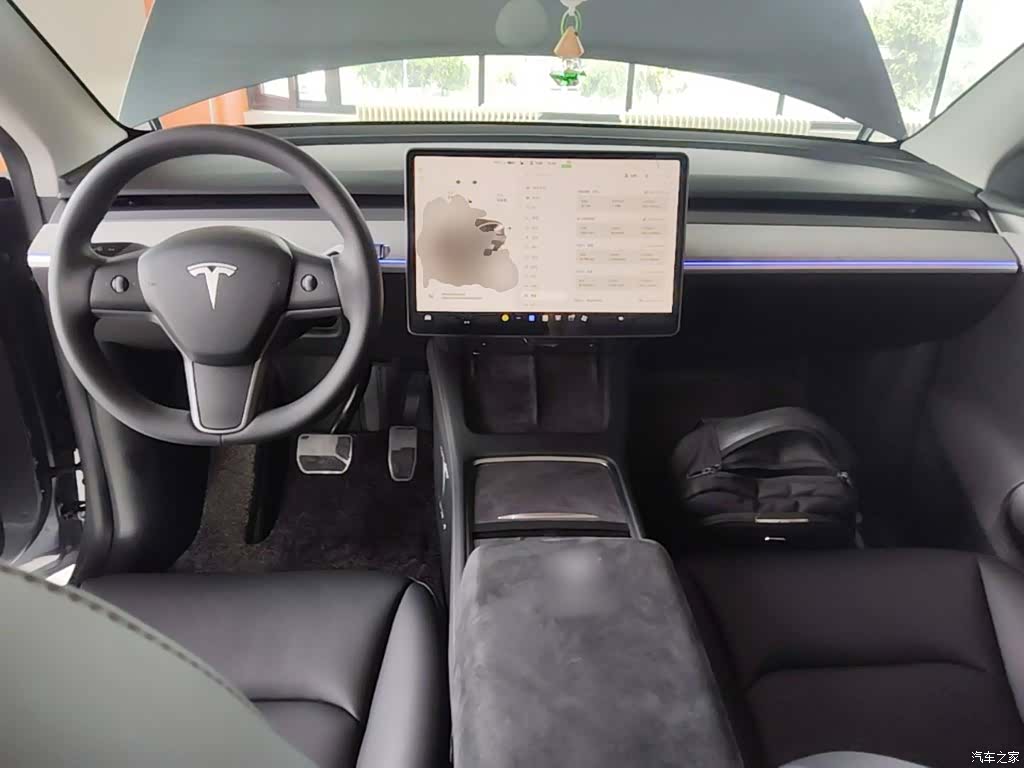 Tesla Model Y, 2024 10