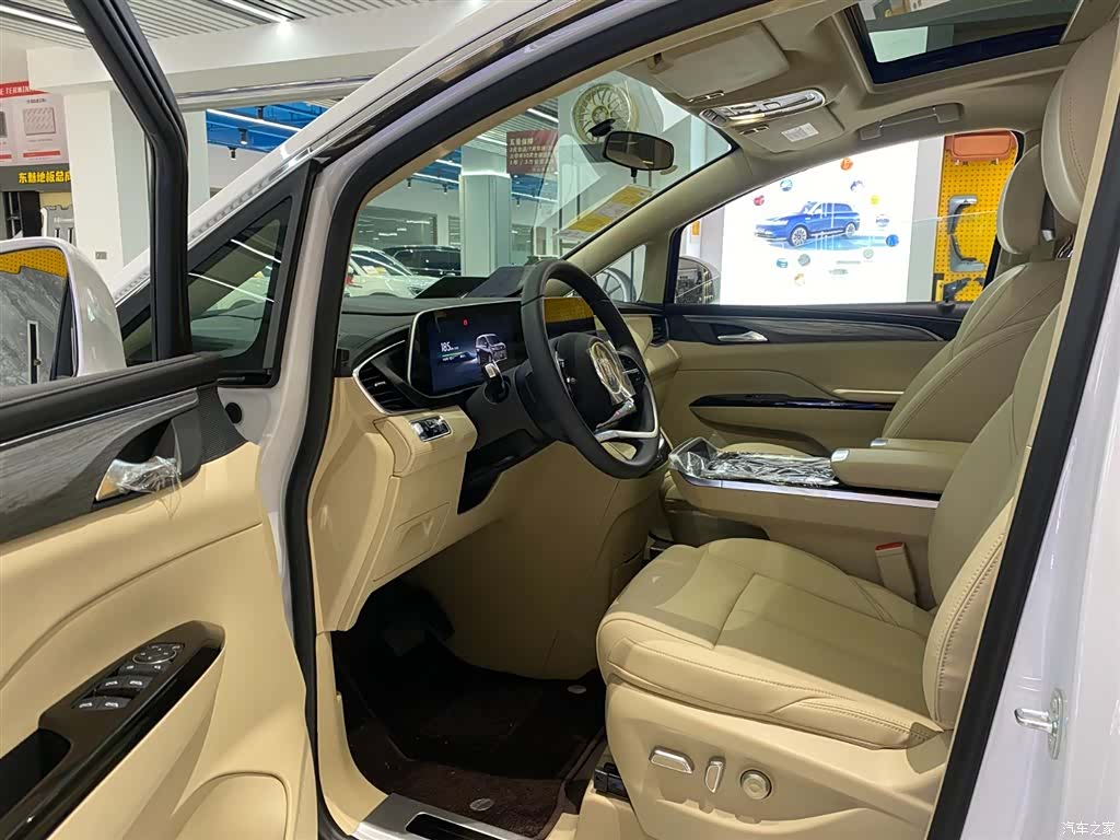 Buick GL8, 1900 10