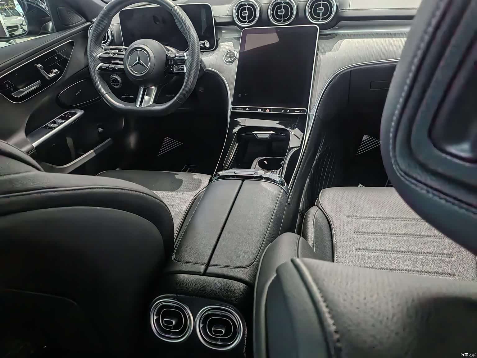 Mercedes-Benz C-Class, 2024 7