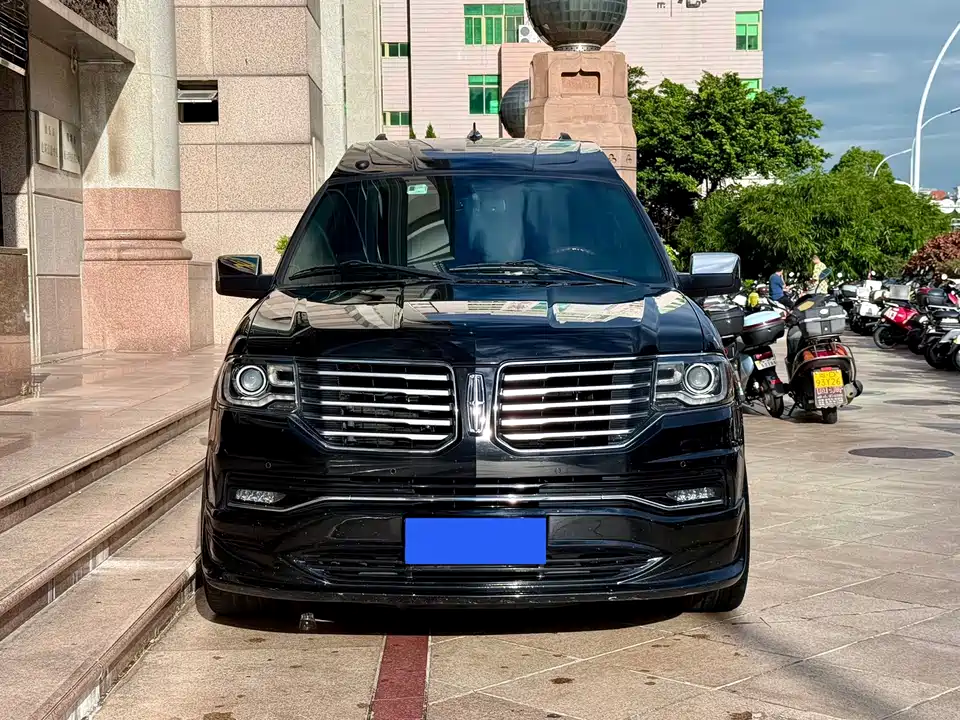 Lincoln Navigator