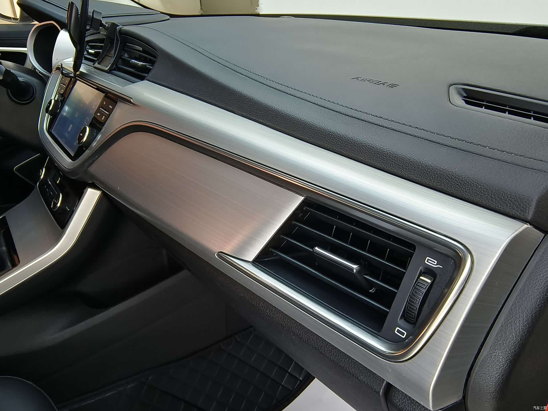 Geely Emgrand, 2017 16