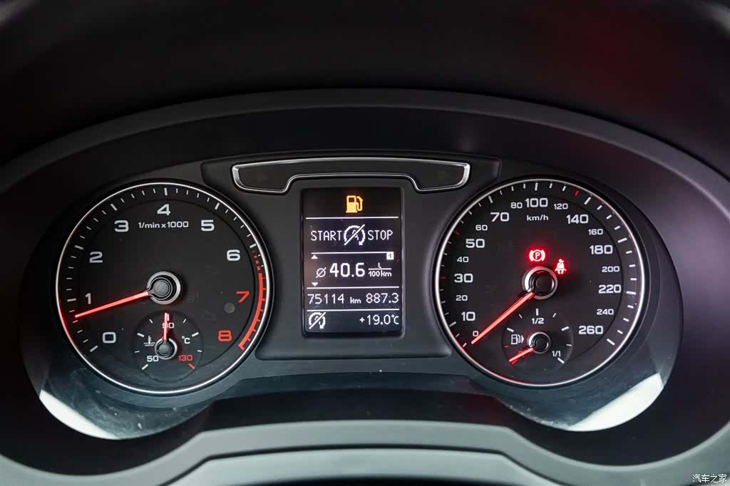 Audi Q3, 2018 12