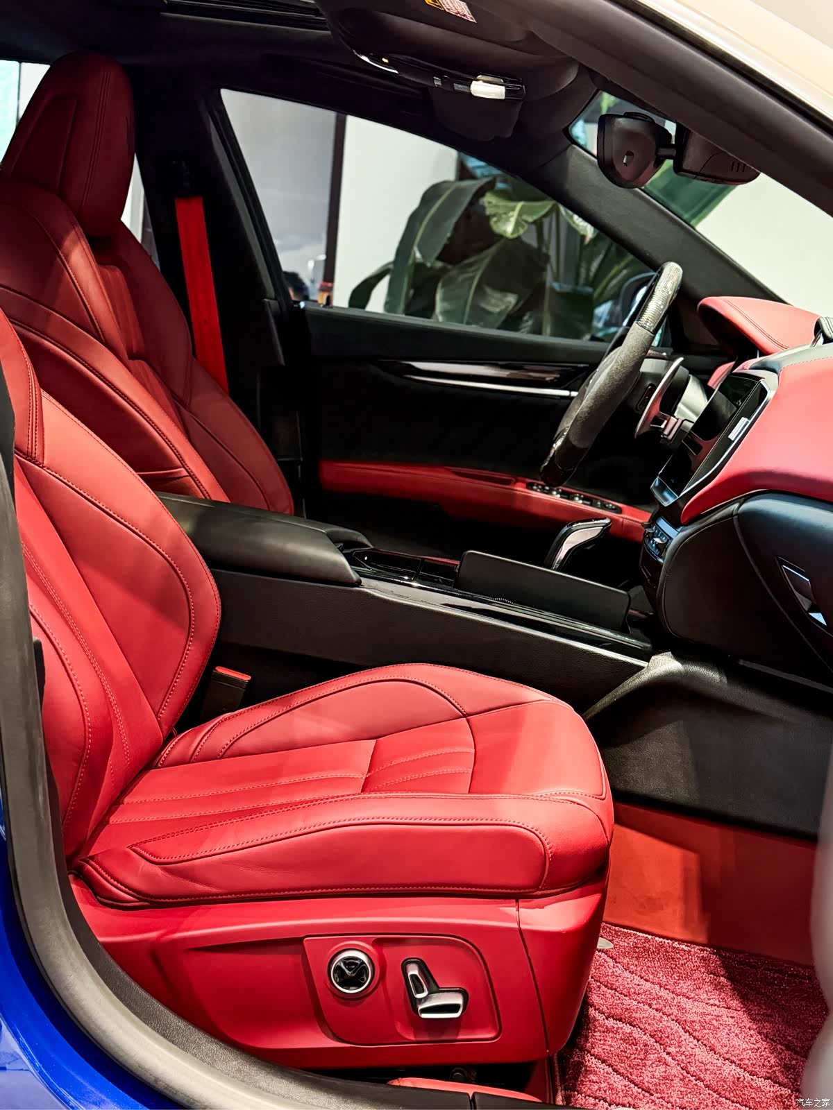 Maserati Ghibli, 2023 14