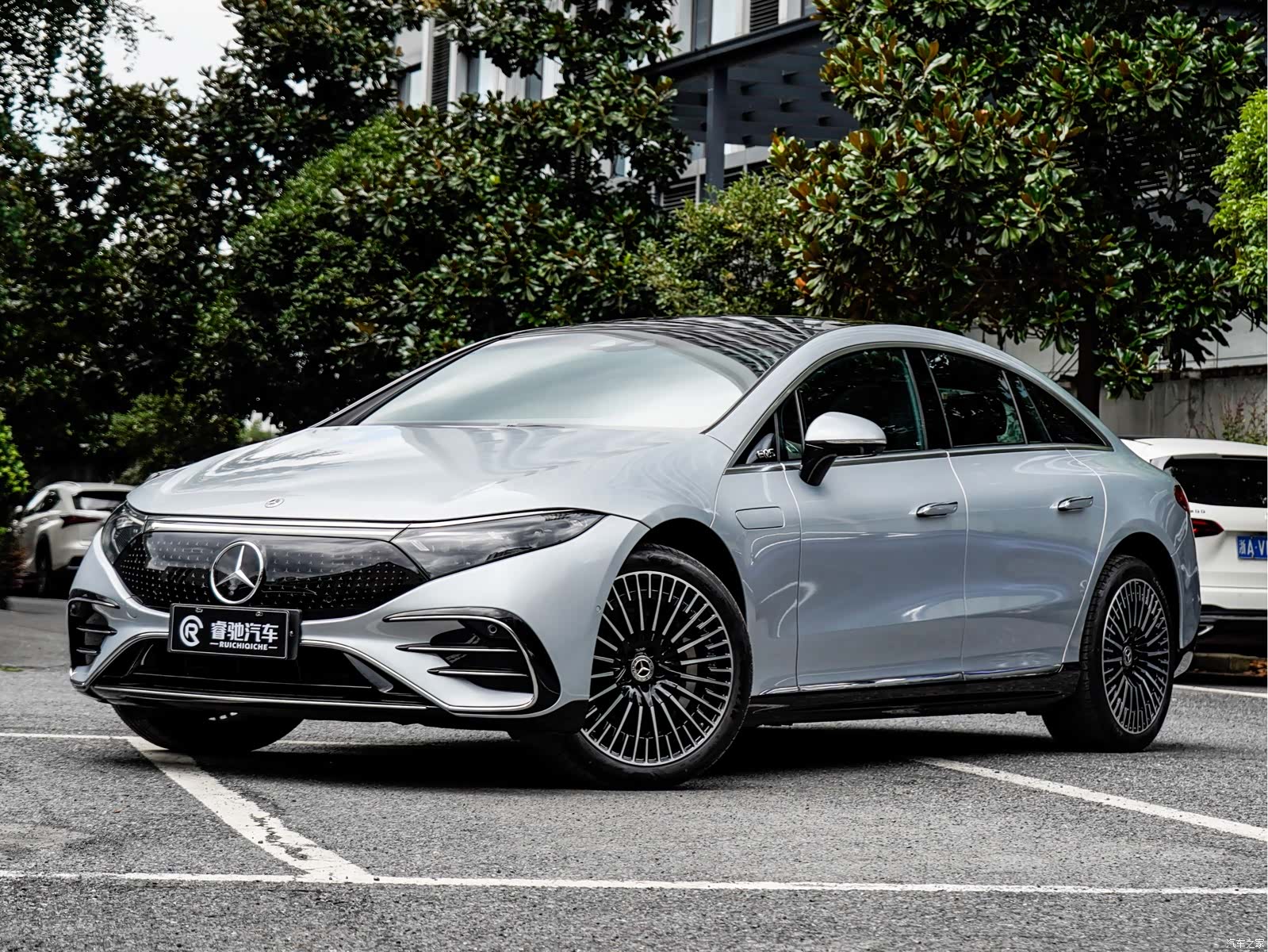 Mercedes-Benz EQS