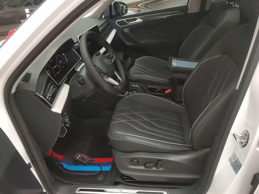 Volkswagen Tiguan L 2024, фото 15