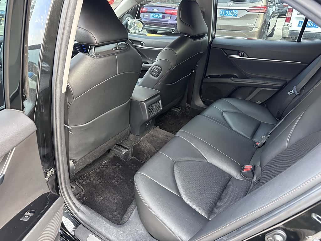Toyota Camry, 2020 все фото