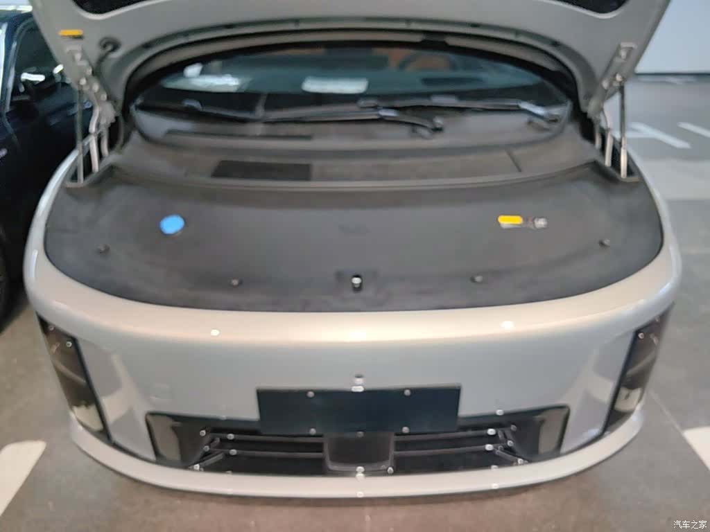 Li Auto i8, 2025 20