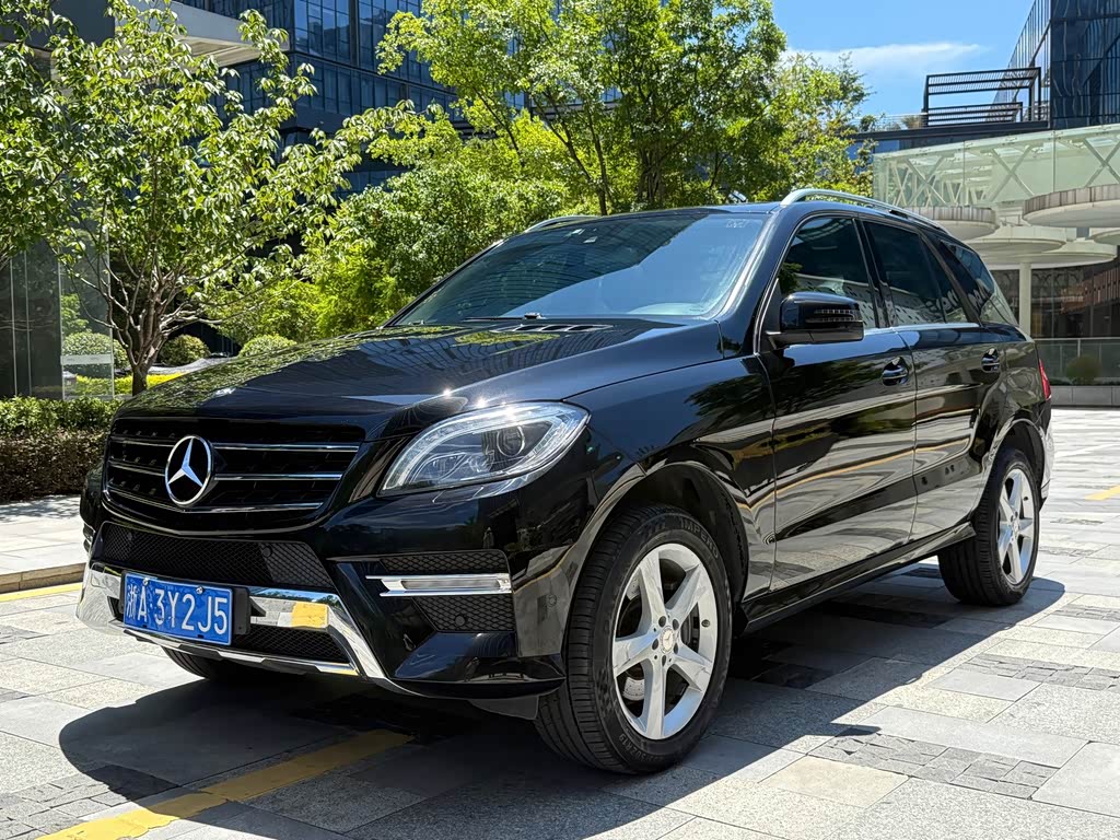Mercedes-Benz M
