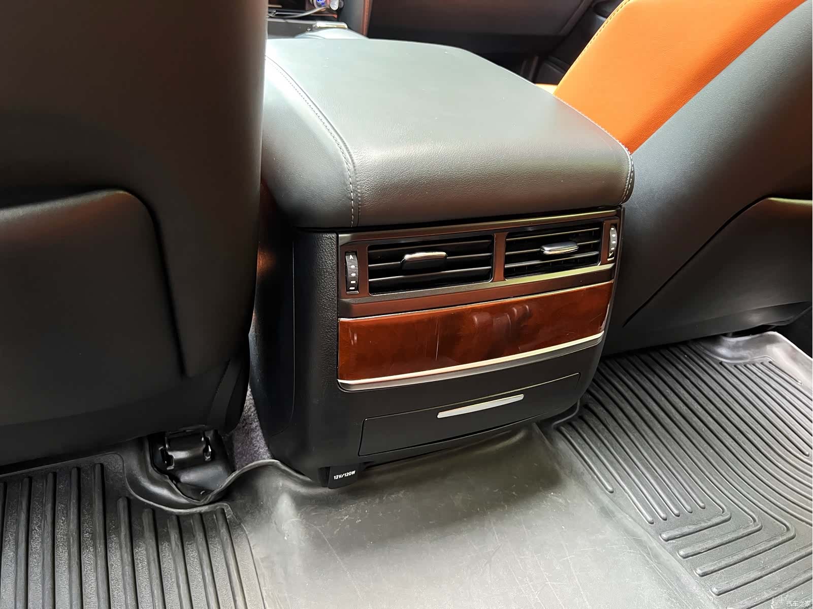 Lexus LX, 2016 11