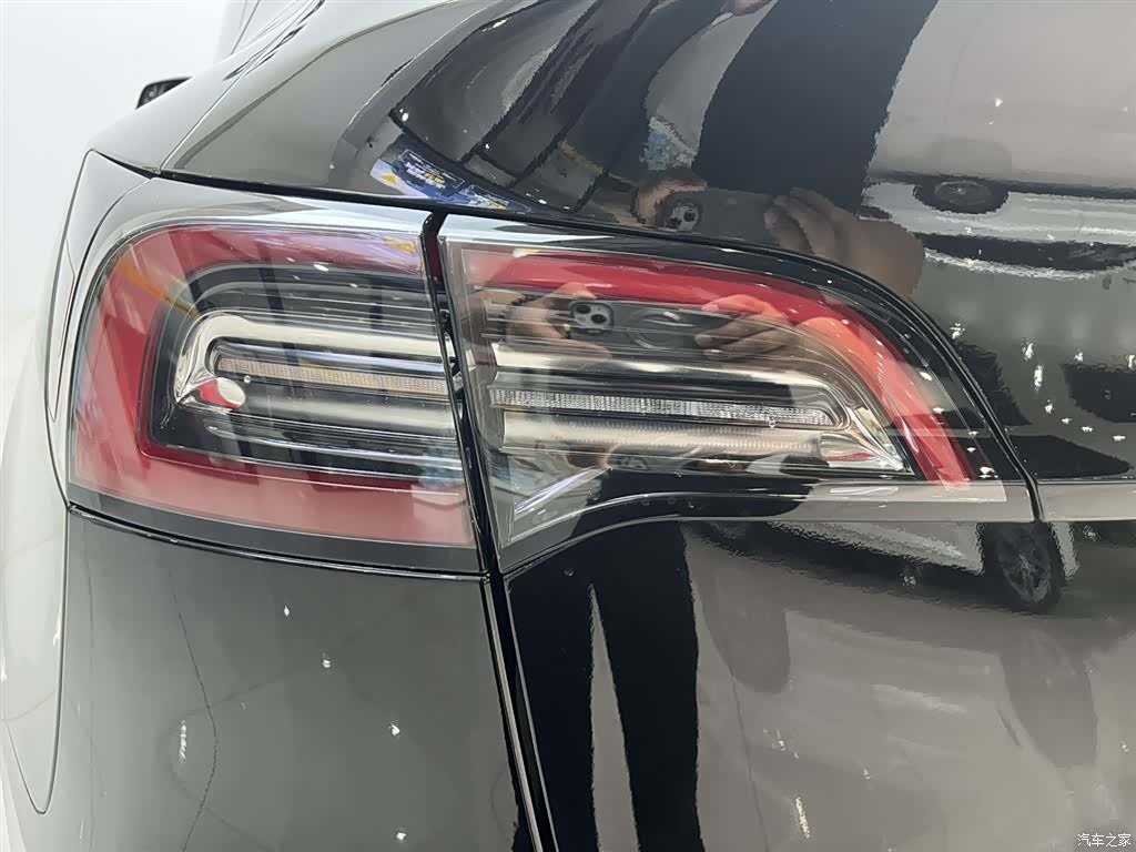 Tesla Model Y, 2023 6