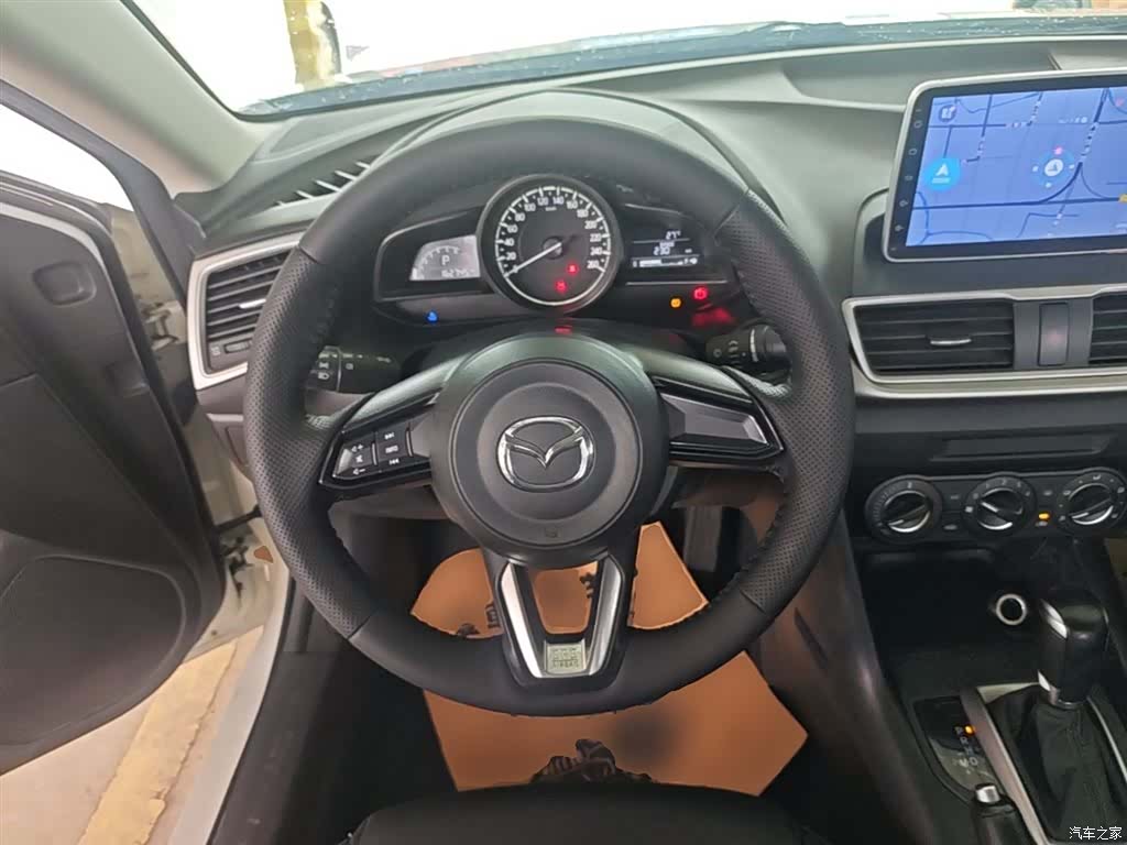 Mazda Mazda3, 2019 11