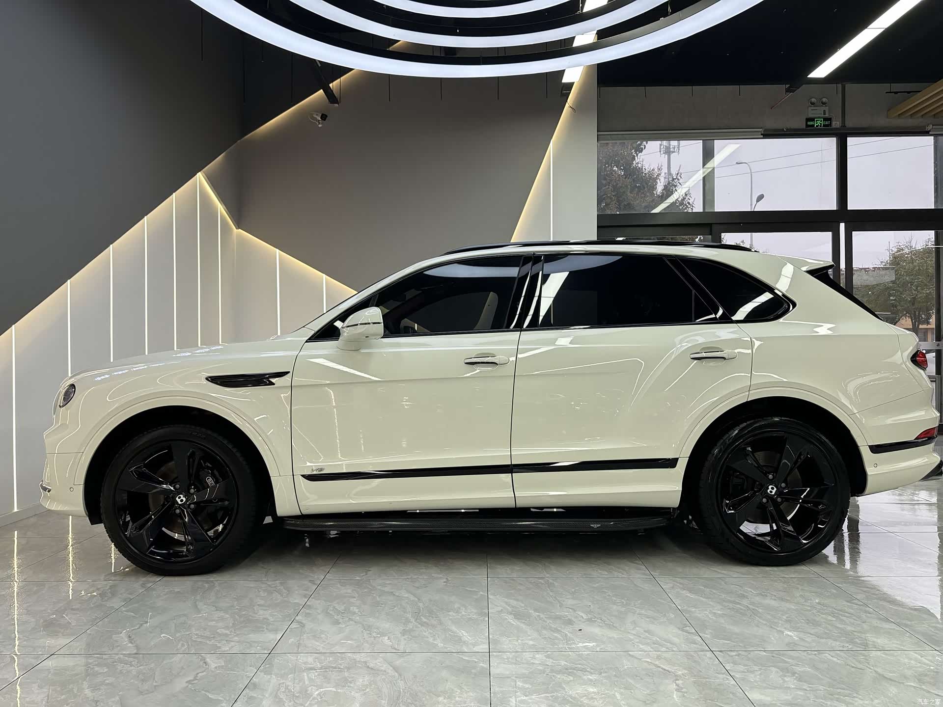 Bentley Bentayga, 2021 7