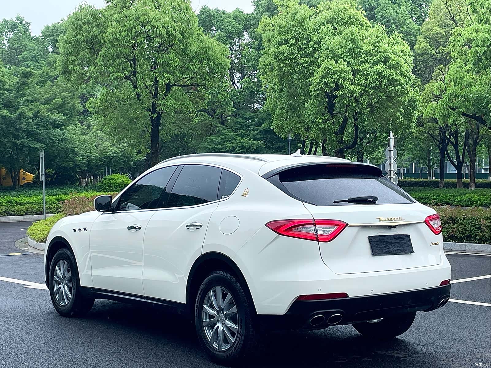 Maserati Levante, 2017 все фото