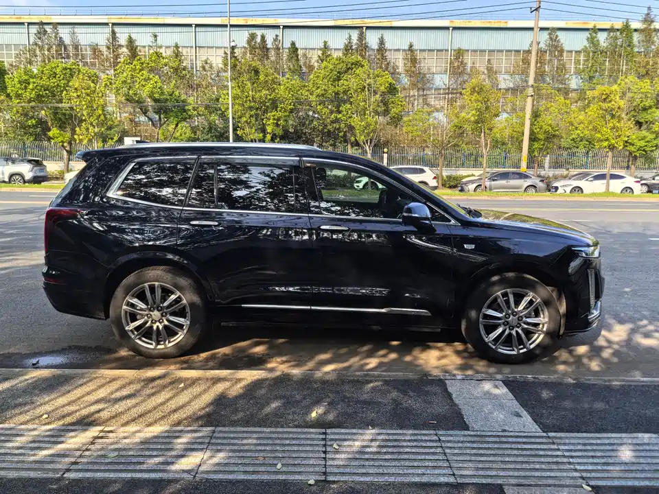 Cadillac XT6