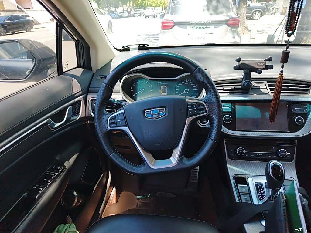 Geely Emgrand, 2017 7