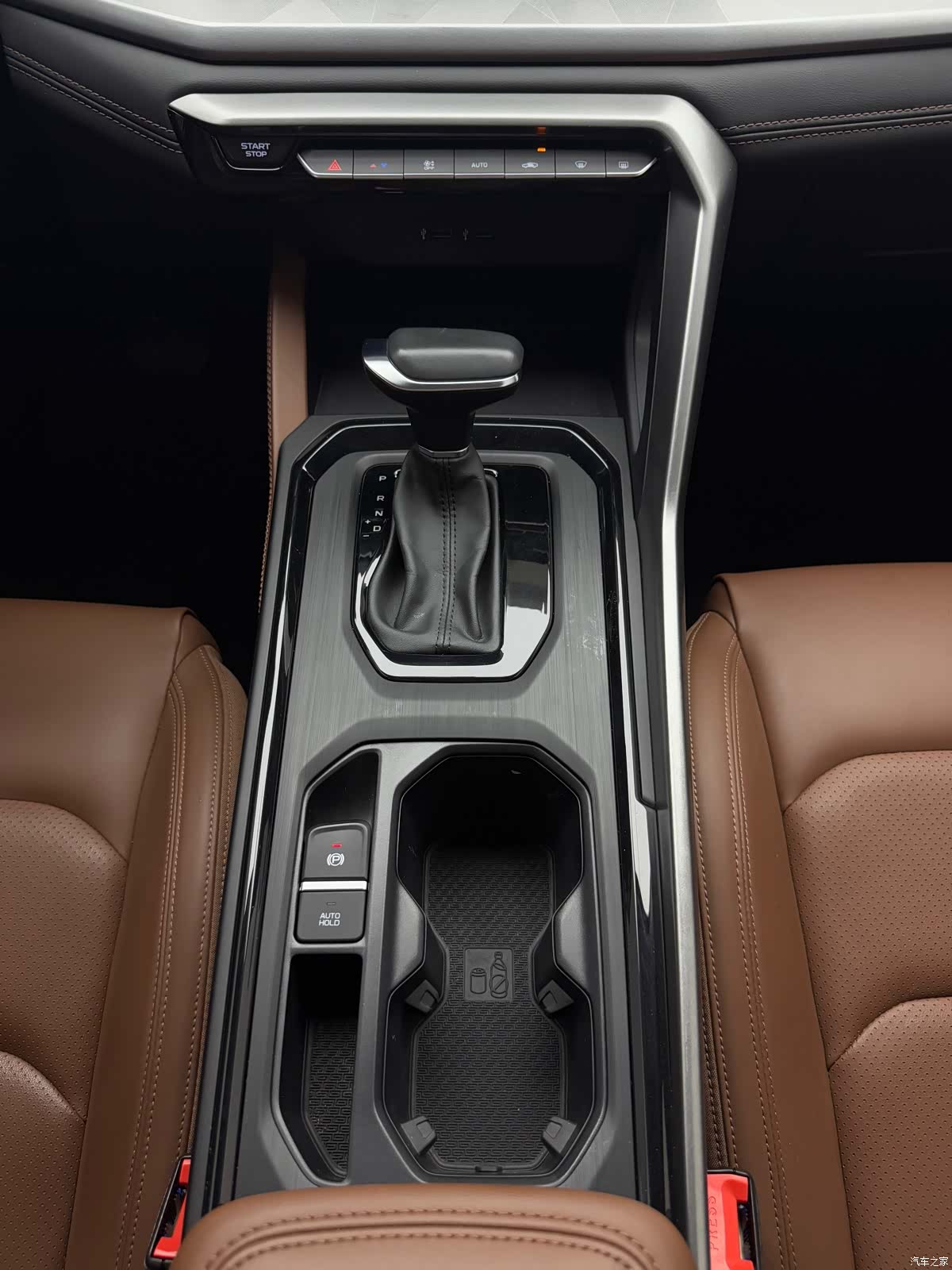 Geely X6, 2021 15