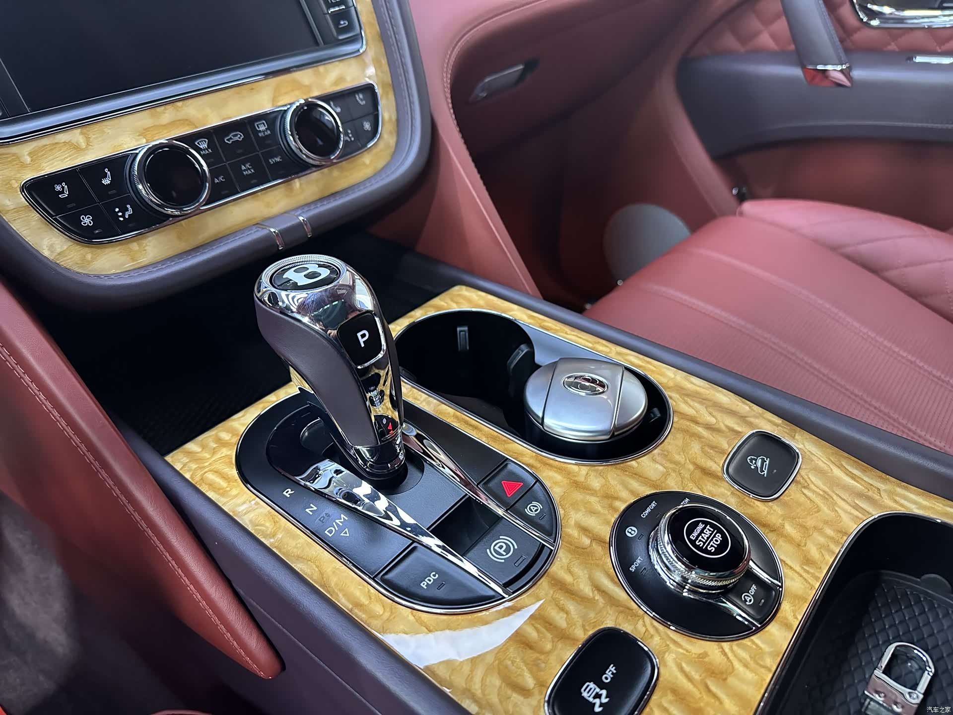 Bentley Bentayga, 2017 22