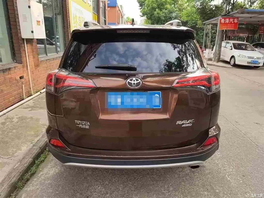 Toyota RAV4, 2017 4