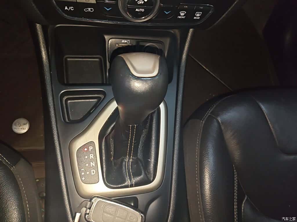 Jeep Cherokee, 2018 14