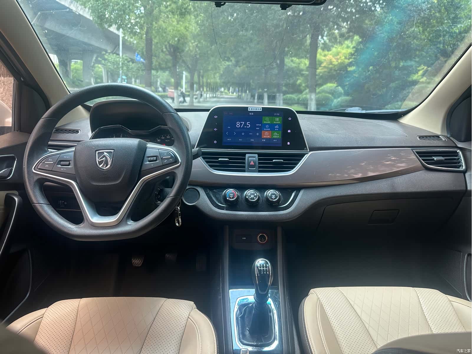Wuling 310W, 2017 15