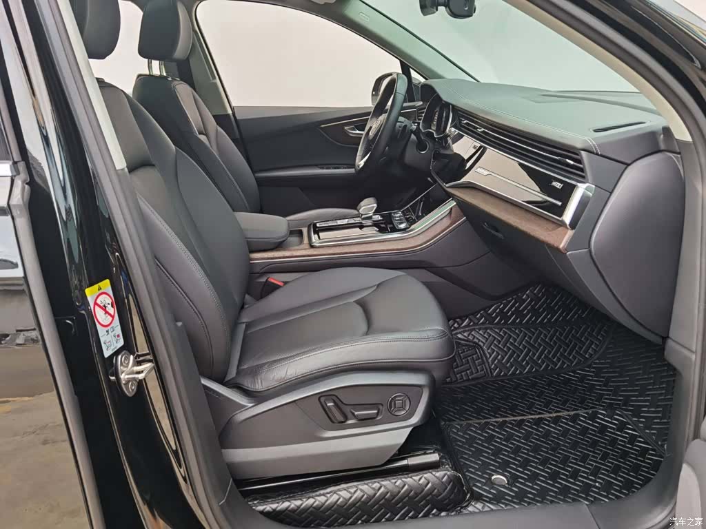 Audi Q7, 2023 22