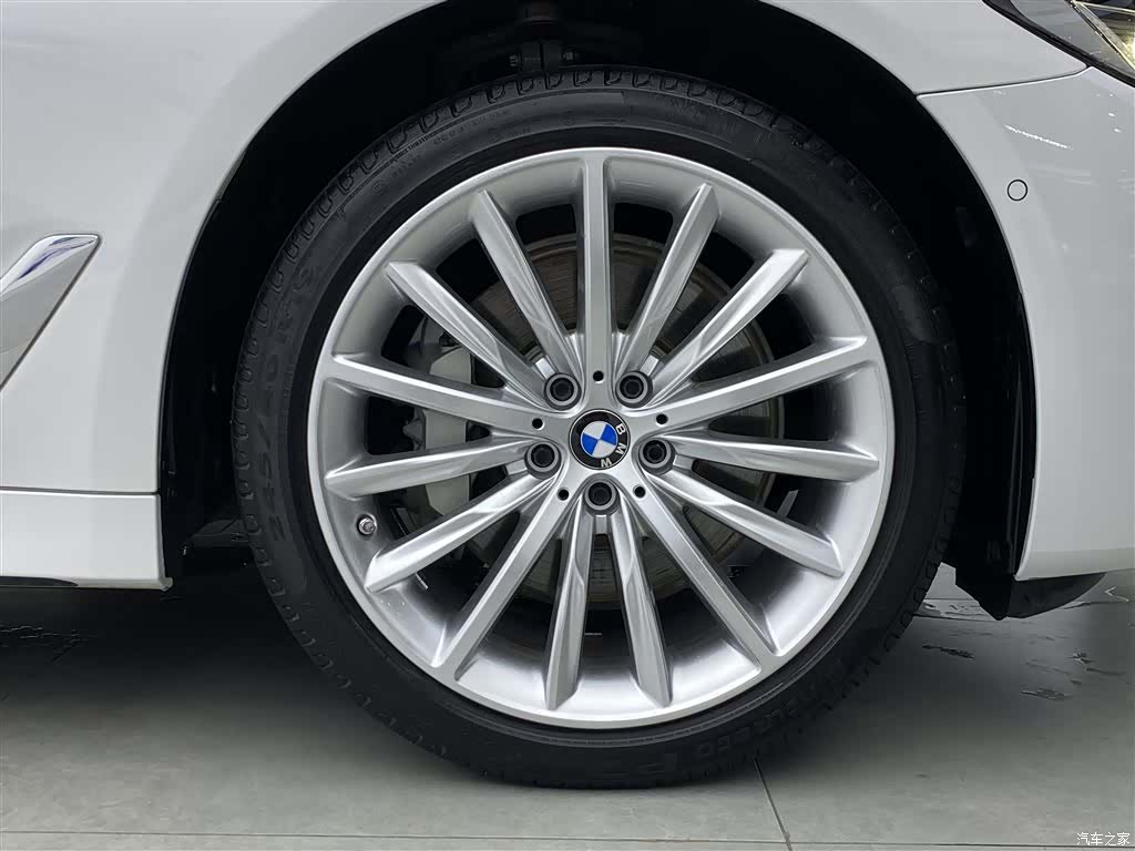 BMW 5 Series, 2022 35