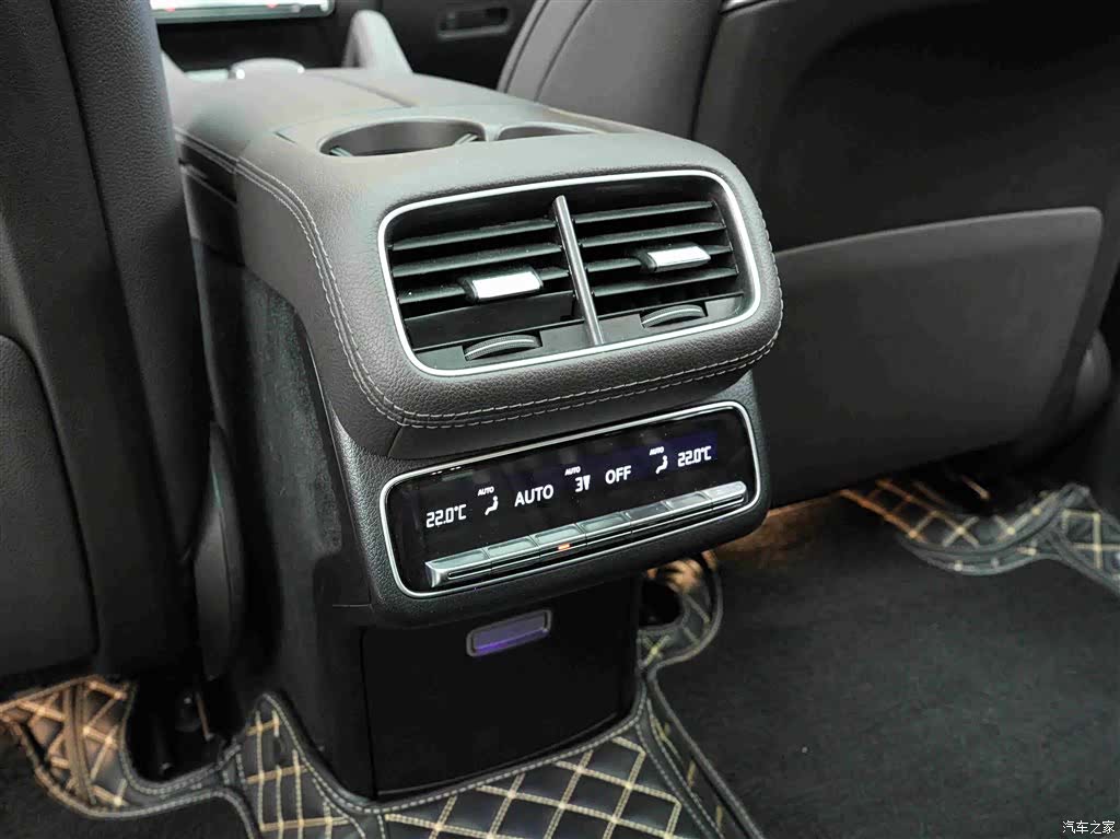 Mercedes-Benz GLS, 2023 16
