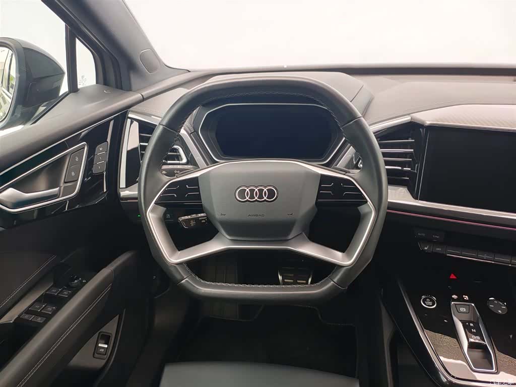 Audi Q4 e-tron, 2024 6