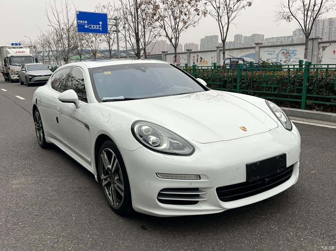 Porsche Panamera, 2015 3