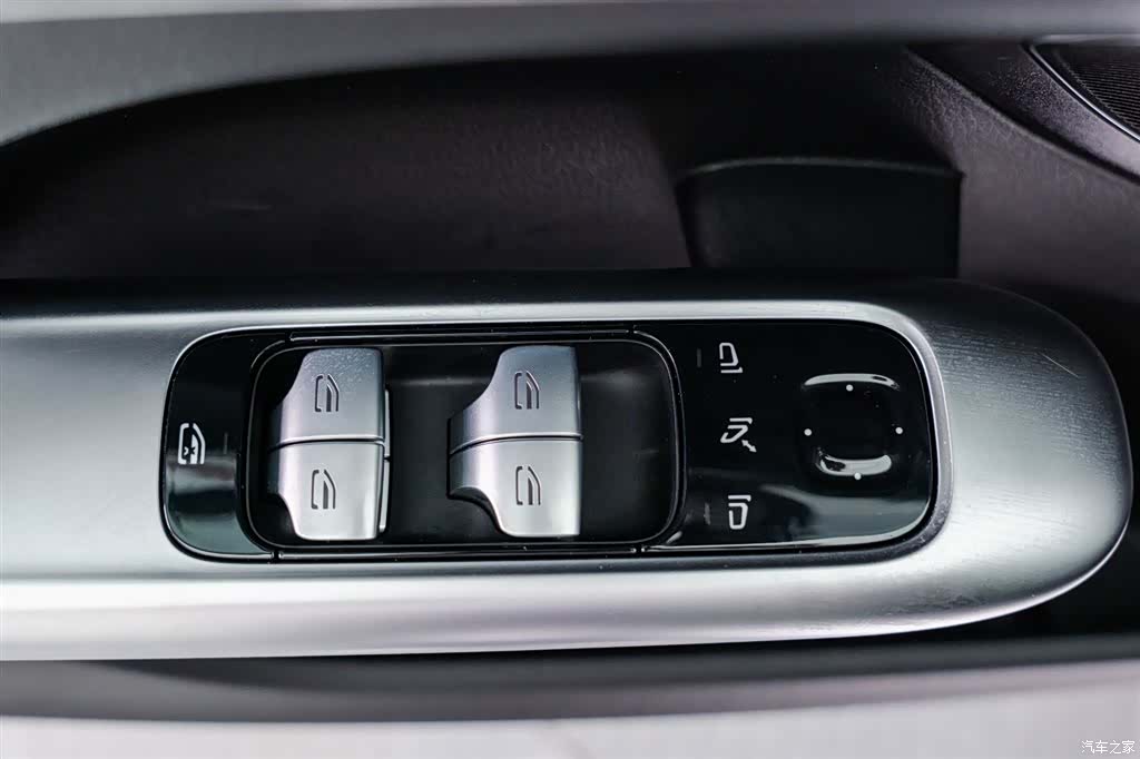 Mercedes-Benz C-Class, 2023 14