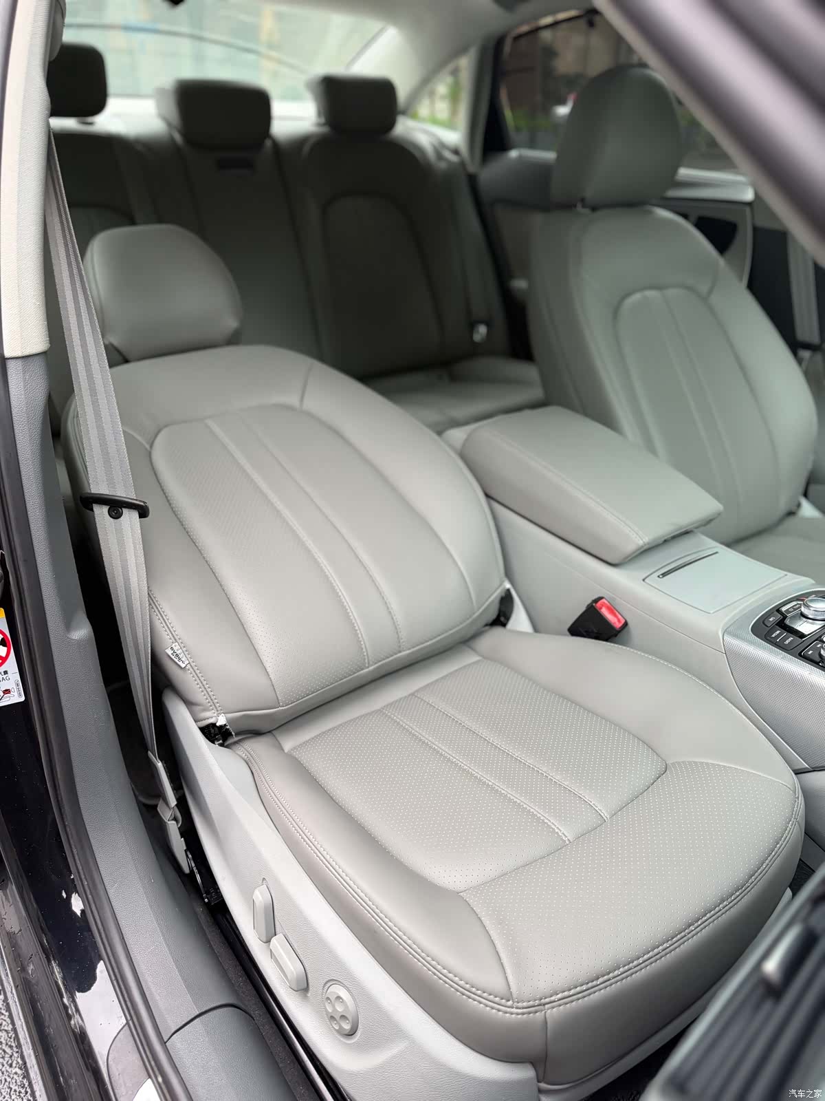 Audi A6L, 2014 18