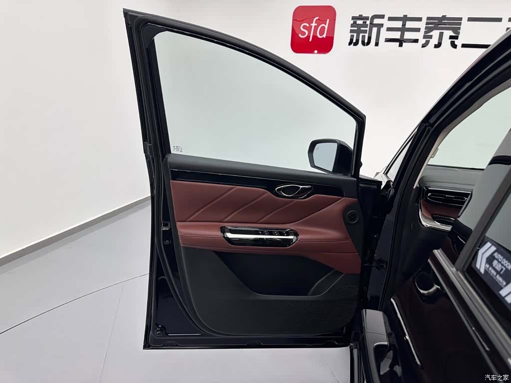 Trumpchi E8, 2026 8