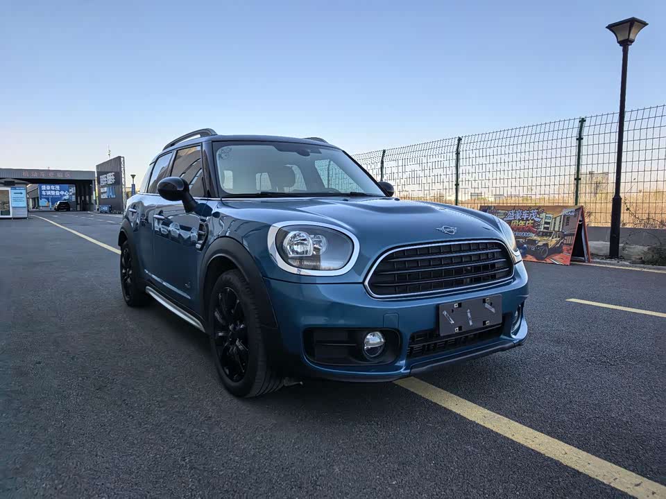 MINI COUNTRYMAN