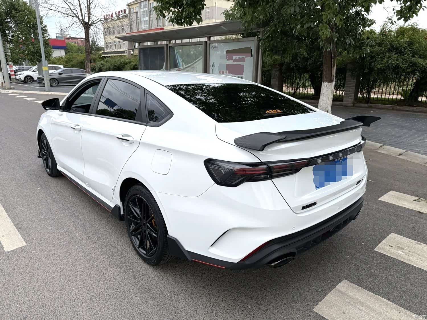 Geely Binray, 2022 15